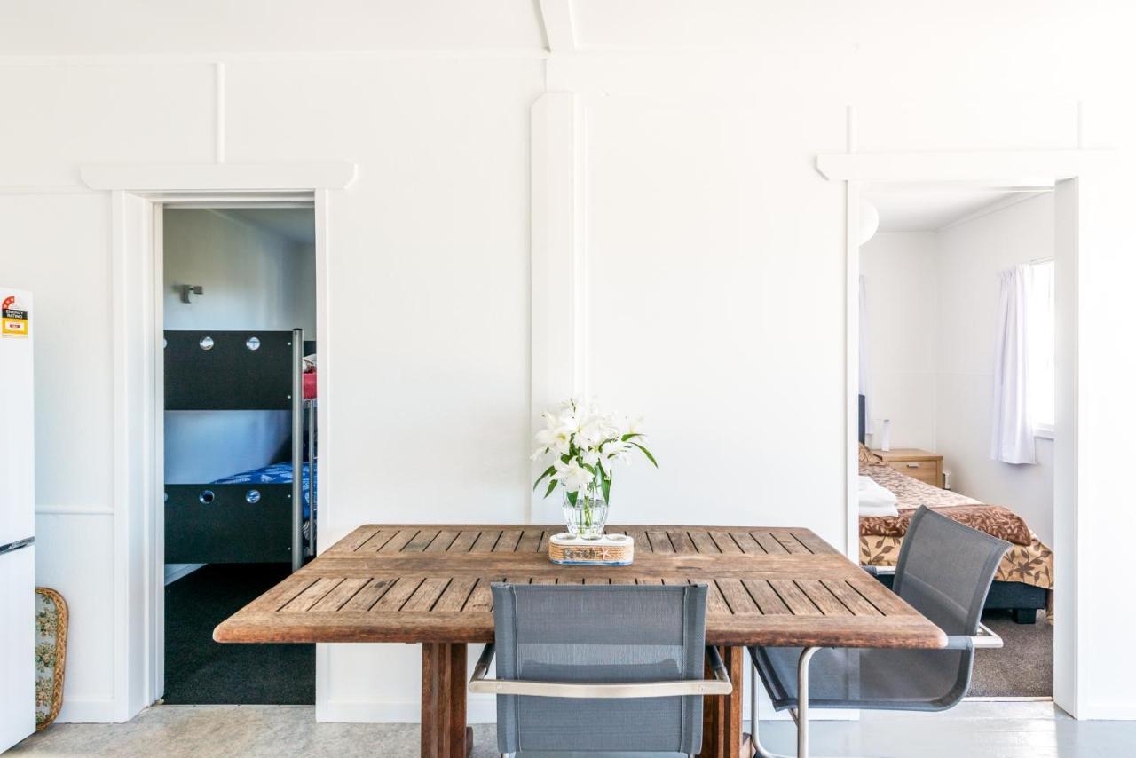 Roses Bach - Stay Waiheke Onetangi Exterior photo