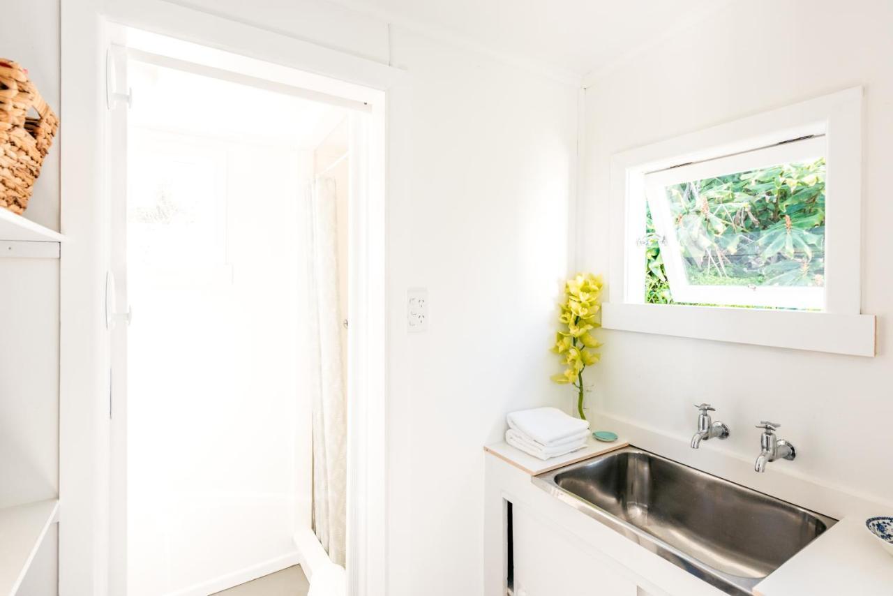 Roses Bach - Stay Waiheke Onetangi Exterior photo
